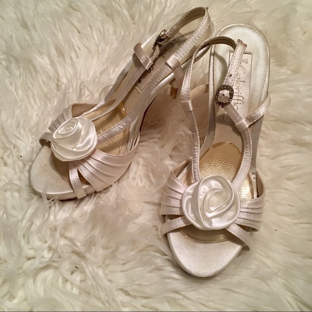 Elegant strappy wedding shoes